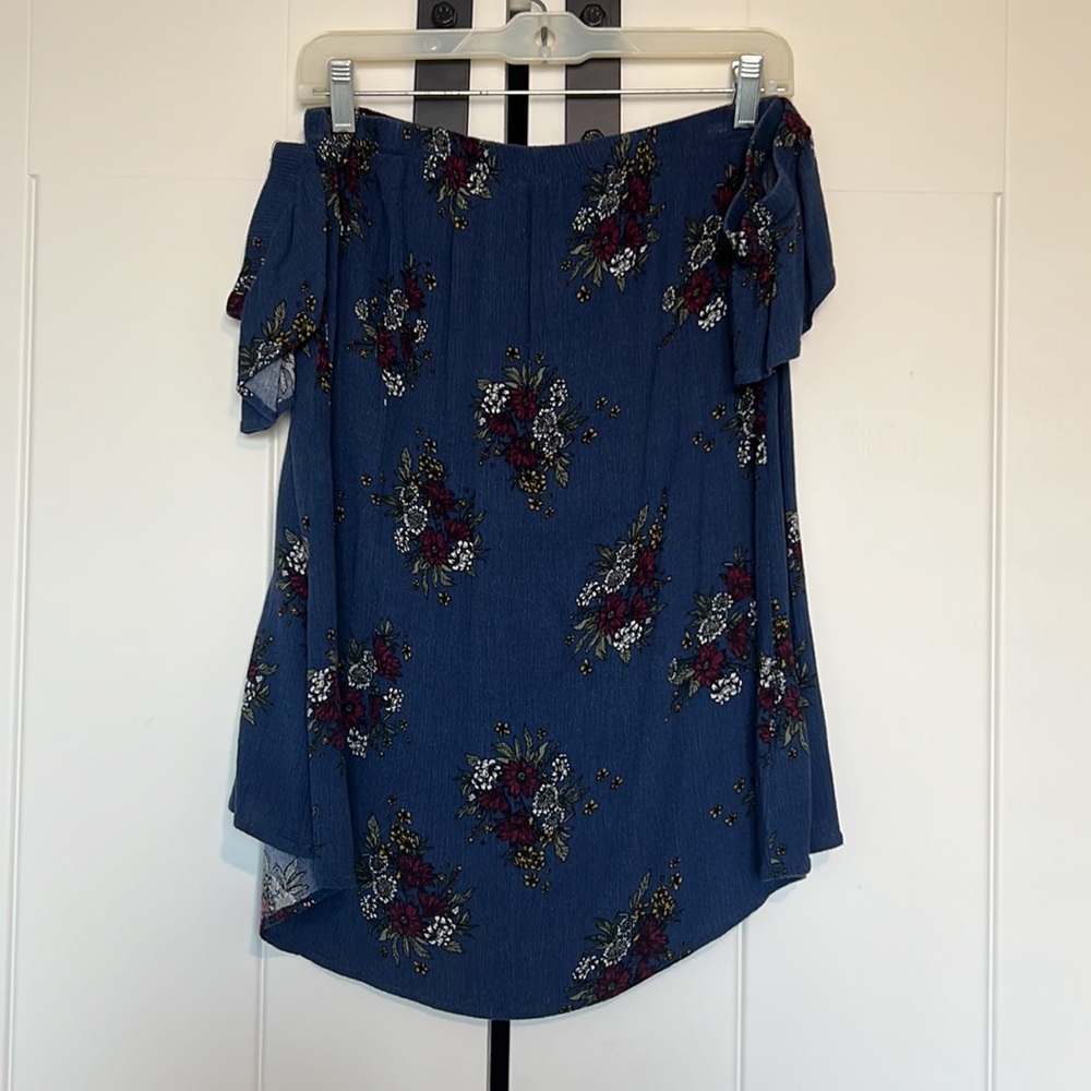 LIRA Off-Shoulder Floral Mini Dress